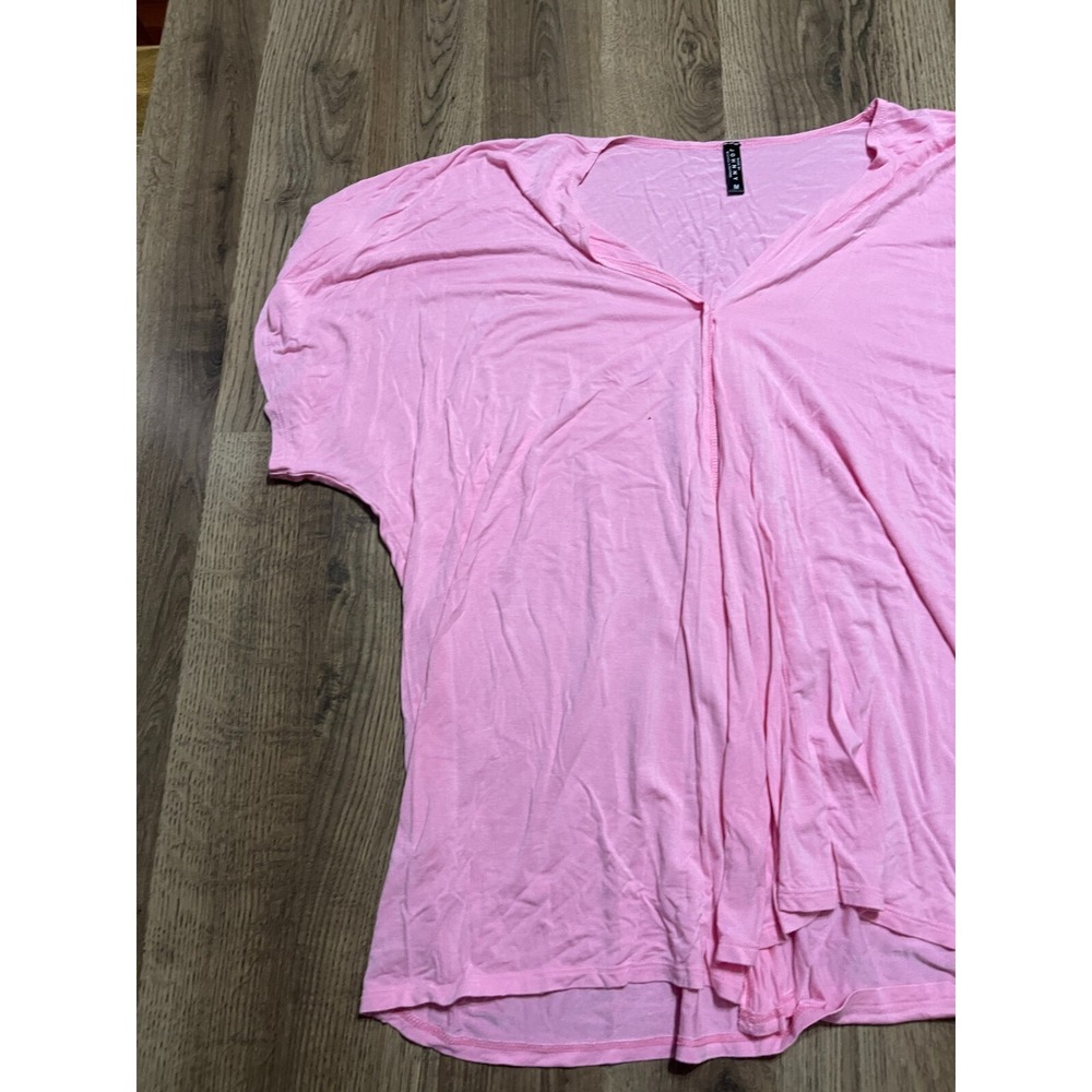 BY JOHNNY Shirt, Women's Size Medium, Pink, V-neck, Short Sleeve - Picture 4 of 9